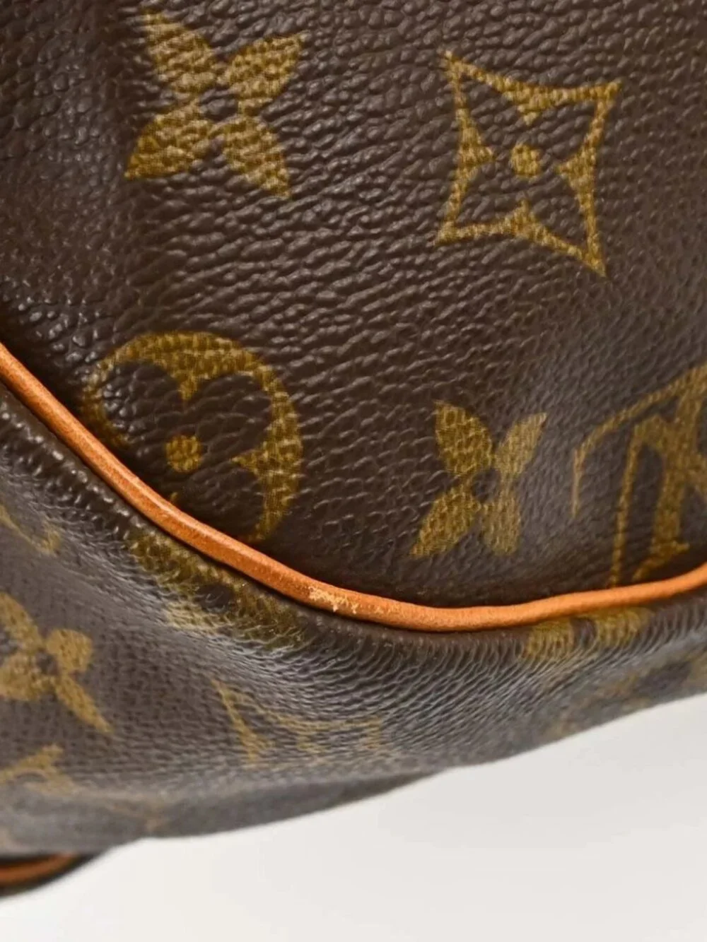 LOUIS VUITTON MONOGRAM SAUMUR 43 MESSENGER BAG